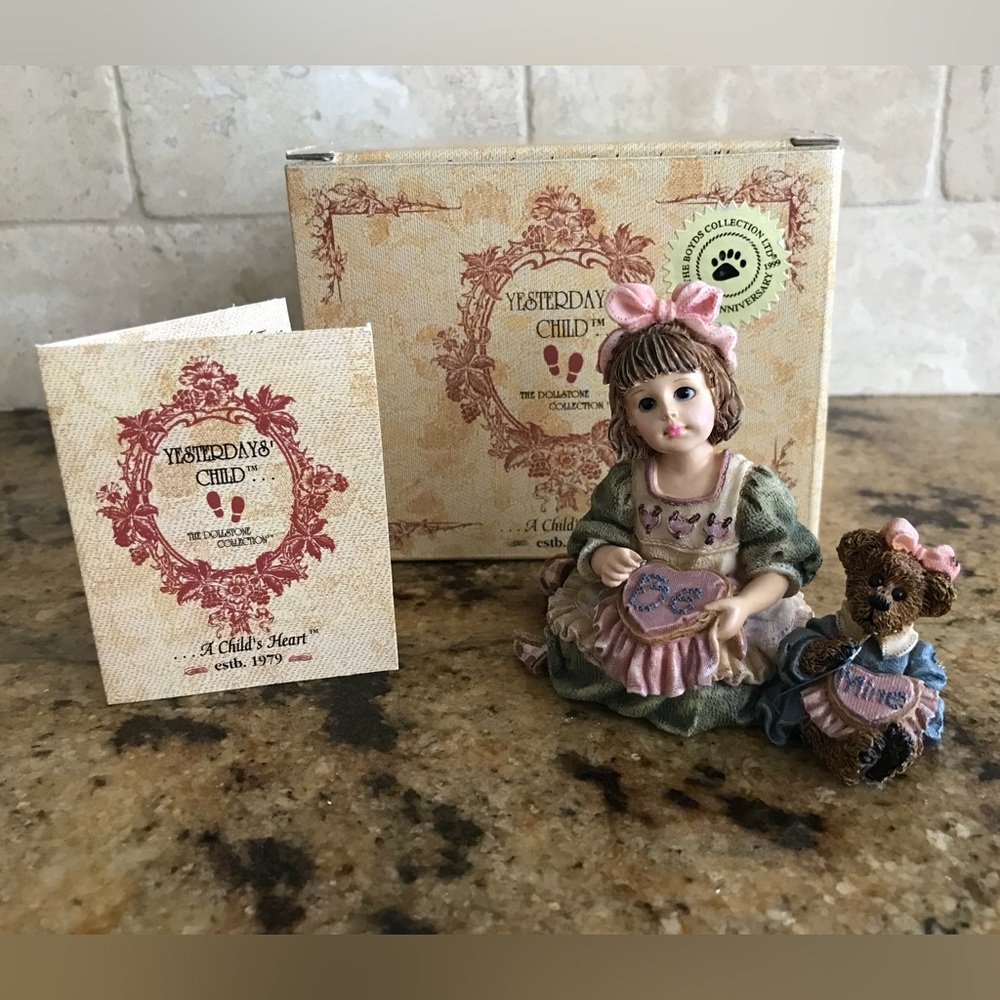 Boyd’s Yesterday’s Child Dollstone Alyssa w/Caroline…A Stitch In Time. 1st. Ed.